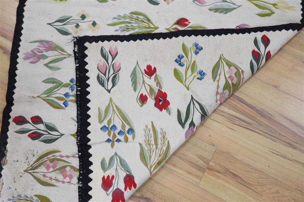 A flat weave kelim rug, 100 x 177cm